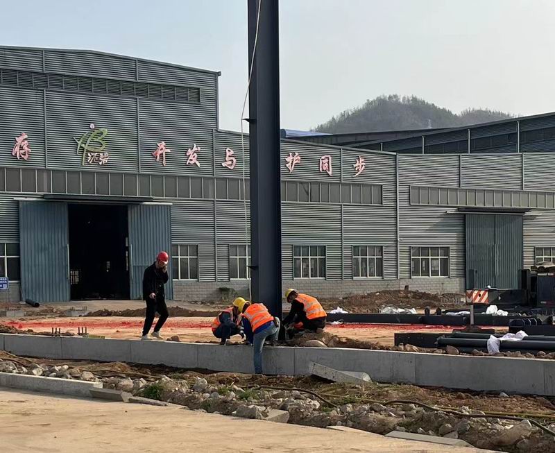 河南星空web版登录入口-星空(中国)
高端智能装备制造项目标准化厂房钢立柱完成吊装